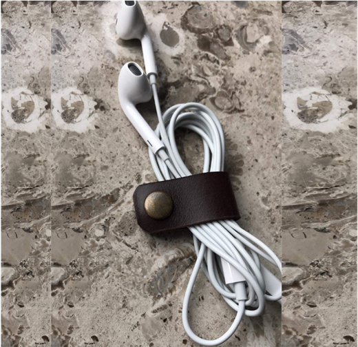 Headphone organizer i sort læder - KoZmo Design Store